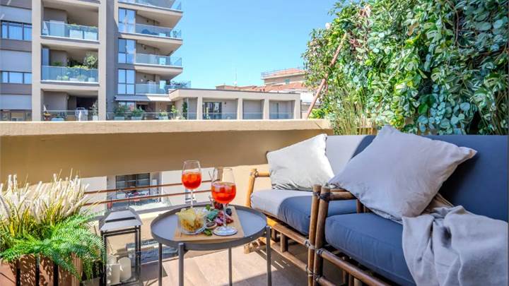 Attico di Prestigio con Terrazza e Finiture di Lusso – Zona Brenta, Milano