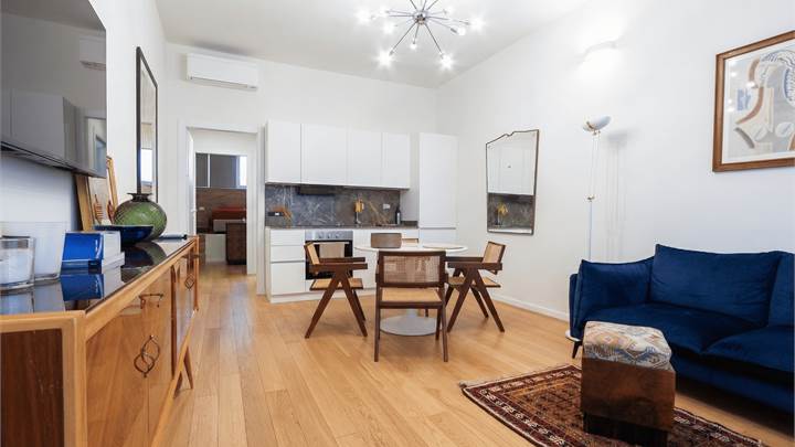 2 locali ristrutturato ed arredato . Città Studi