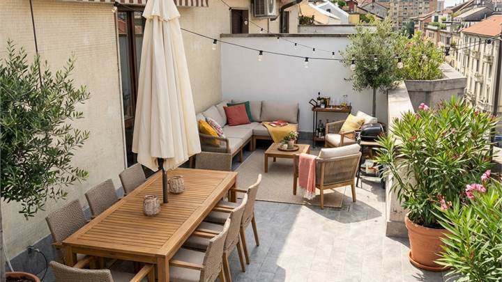 MM DATEO AMPIO MONOLOCALE CON TERRAZZO