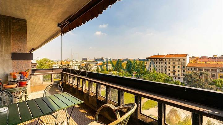 7° PIANO - PANORAMICO e LUMINOSISSIMO - Poss. POSTO AUTO NELLE VICINANZE